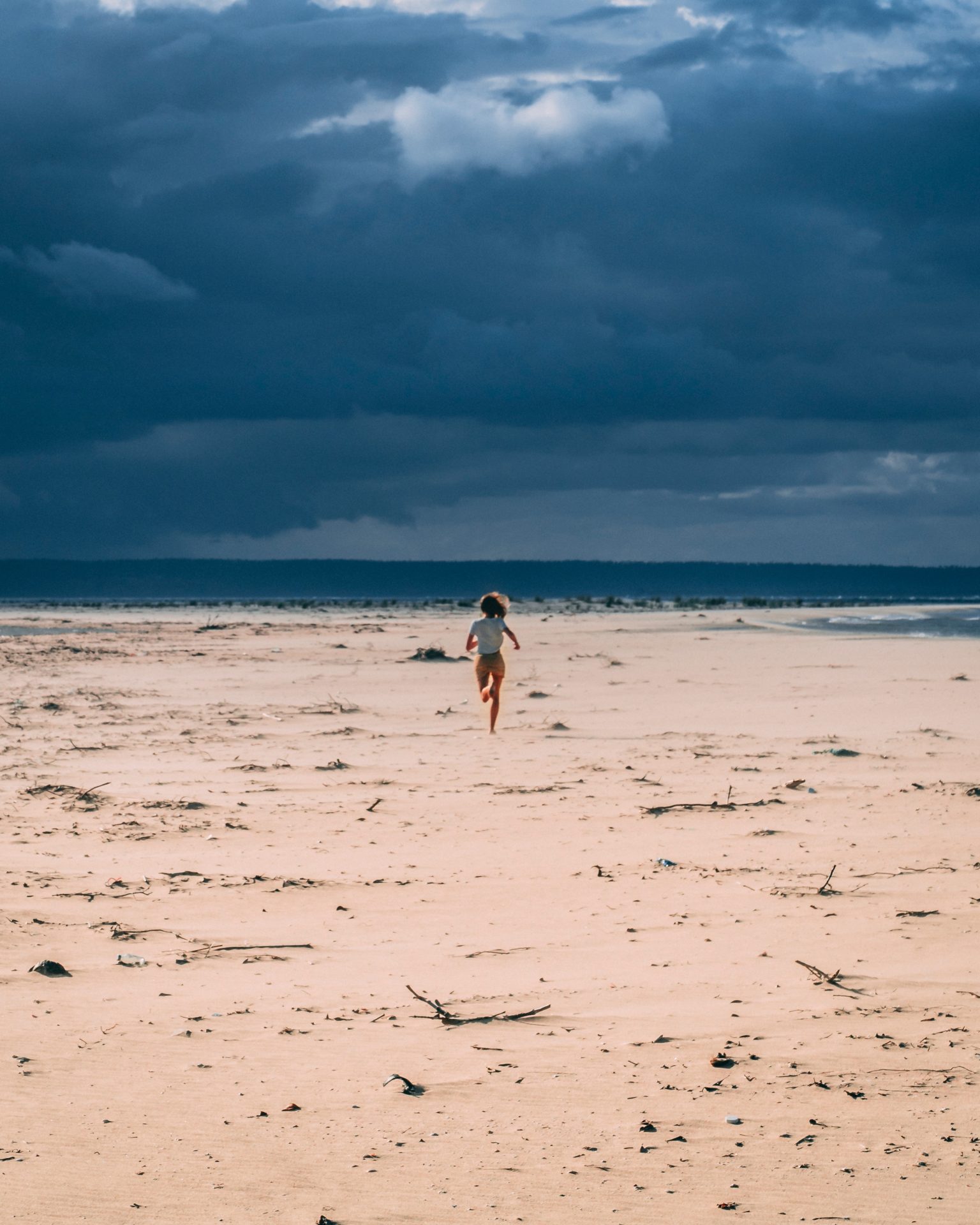 Esto es lo que pasa cuando corres en la playa